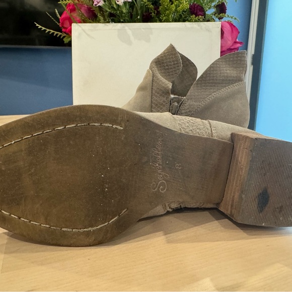 Seychelles Grey Booties Size 8 - Picture 4 of 7